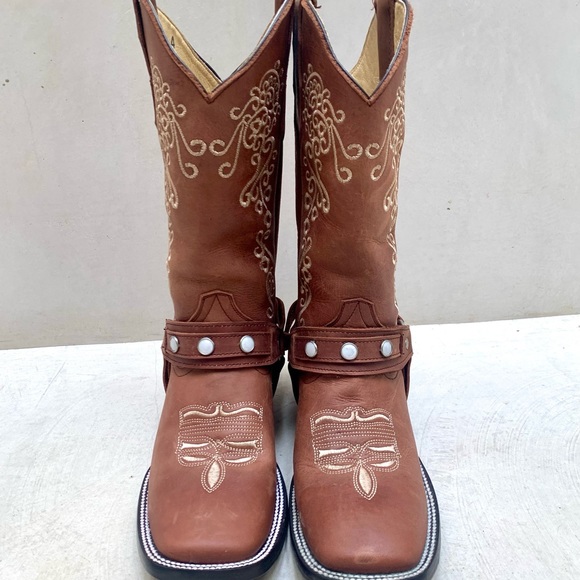 Boho cowboy boots.  Genuine leather - Picture 1 of 9